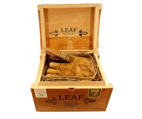 Zigarren Leaf by Oscar Connecticut Robusto